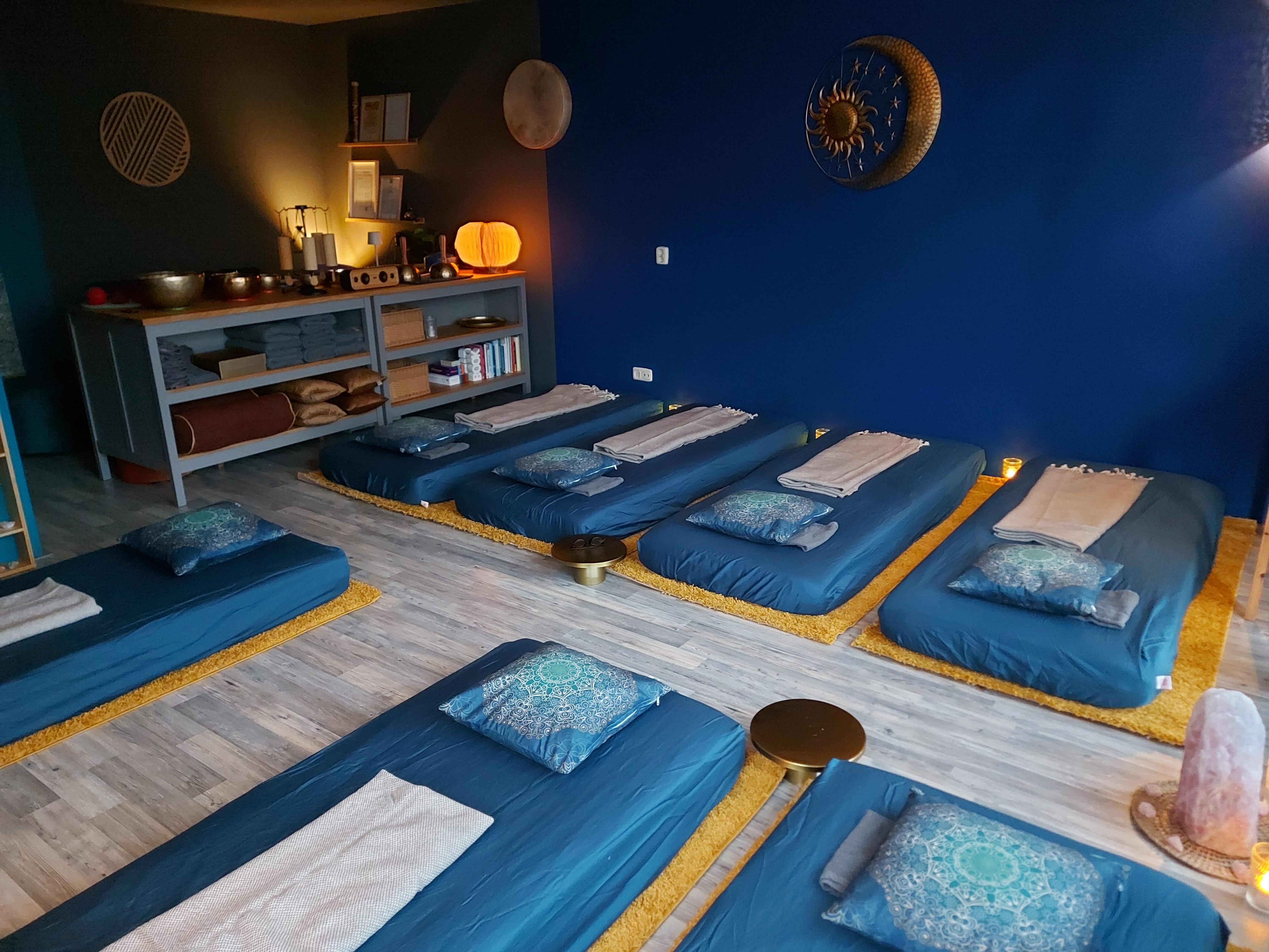 Sfeerimpressie Studio Klankbron met klankschalen